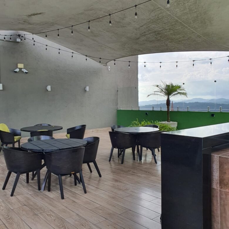 El Cangrejo / Bella Vista: Amoblado, Luxor 300, Torre Nueva, 3 Recámaras 169 m²