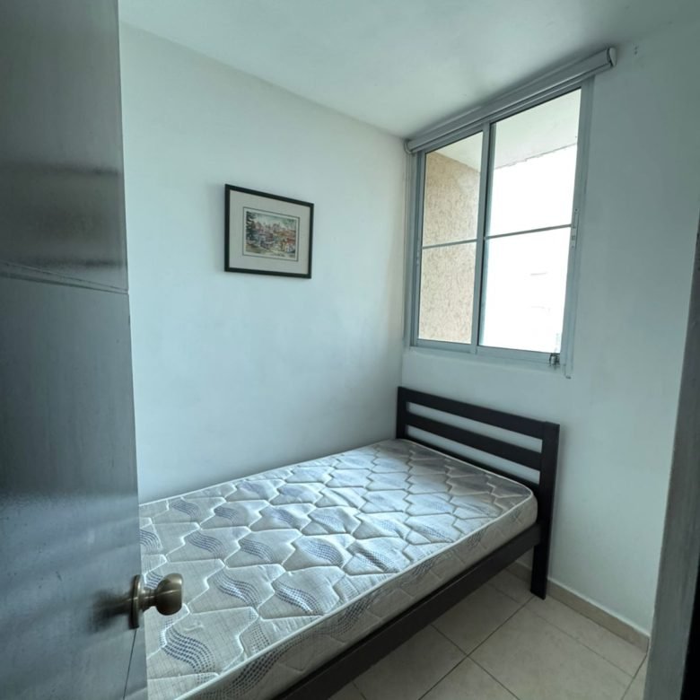Apartamento Semi – Amoblado, Punta Pacifica, Vista Al Mar: de 4 Habitaciones