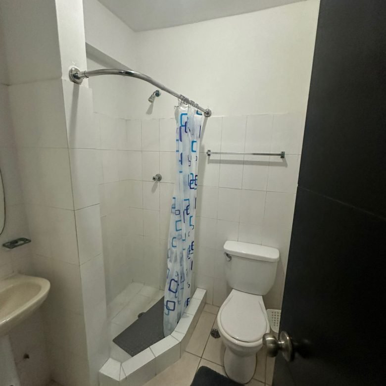 Apartamento Semi – Amoblado, Punta Pacifica, Vista Al Mar: de 4 Habitaciones