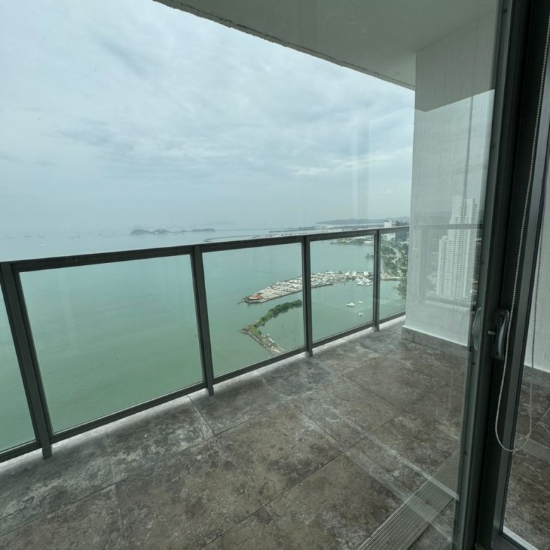 Frente al Mar, Avenida Balboa, Yoo Tower: Apartamento Amoblado, Torre de Lujo