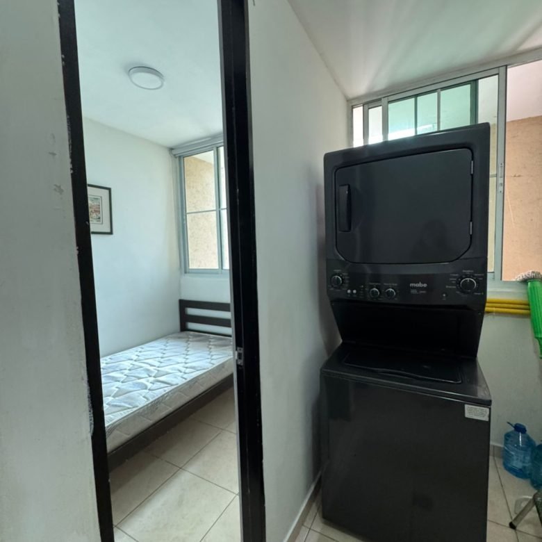 Apartamento Semi – Amoblado, Punta Pacifica, Vista Al Mar: de 4 Habitaciones