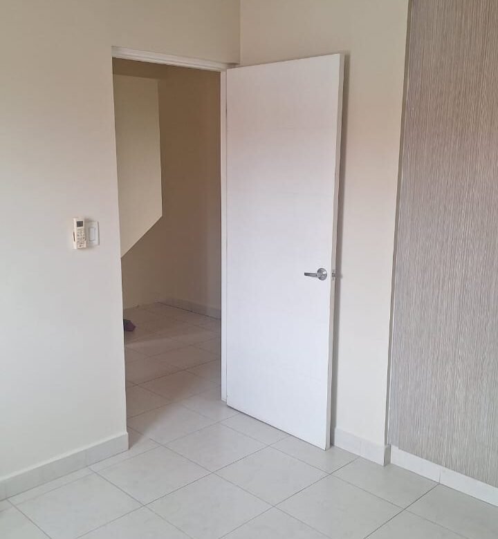 Versalles: Casa en Residencial con Seguridad 24hrs y Area Social