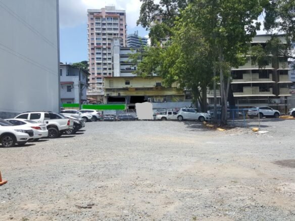 Sobre Calle 50: Rm3c2, Terreno en Alquiler, 1080 m², con 26 m Aprox de Frente
