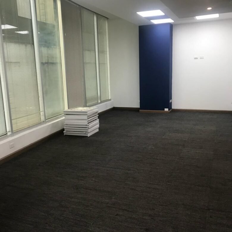 Ocean Business Plaza, Banesco: Area Bancaria, Cl Uruguay, Semi – Amoblada