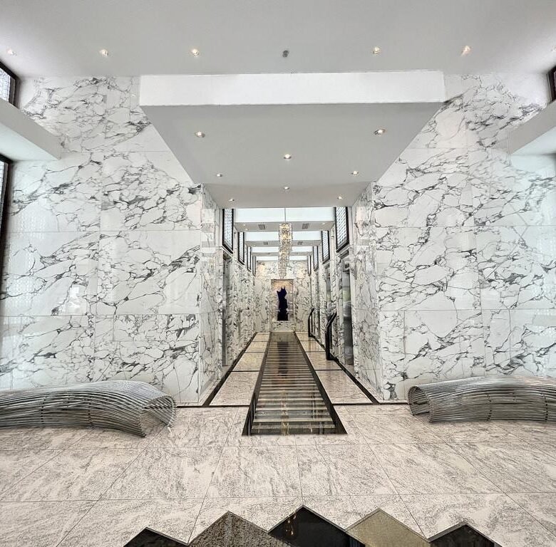 Oficina en San Francisco – El Tornillo, Torre F&f: Piso Alto, 156 m², Alquilada