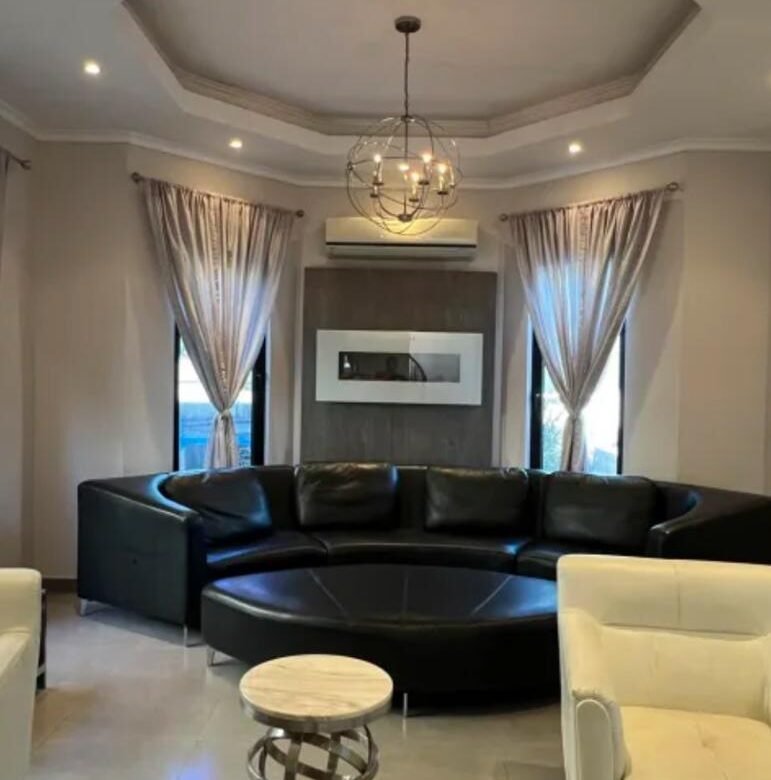 Casa en Residencial de Lujo en Costa del Este, Pocas Residencias