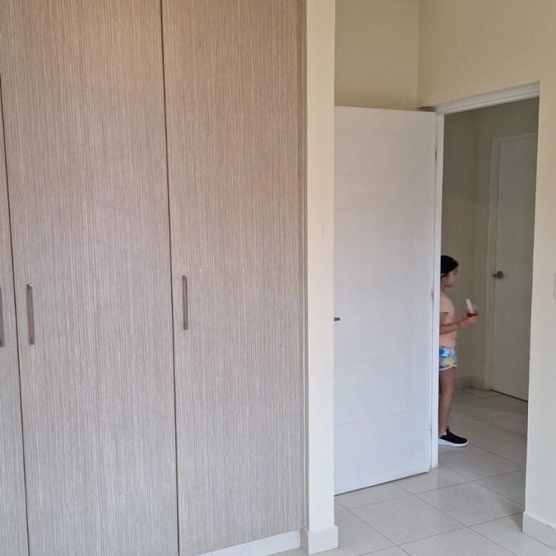 Versalles: Casa en Residencial con Seguridad 24hrs y Area Social