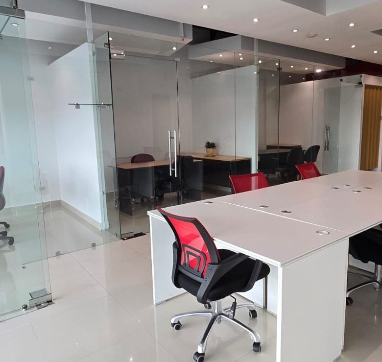 Oficina Céntrica – Completamente amoblada: Edison Corporate Center
