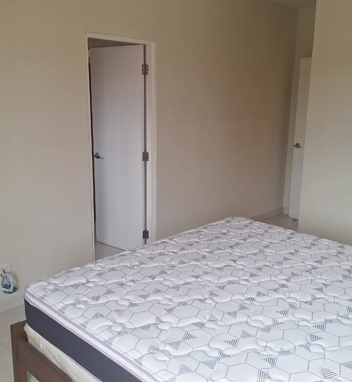 Versalles: Casa en Residencial con Seguridad 24hrs y Area Social