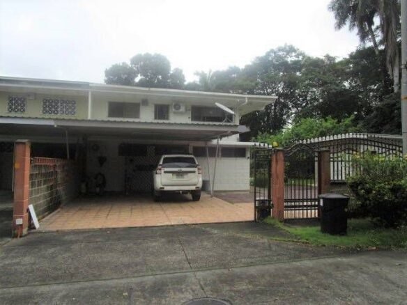 Sector del Canal – Area Revertida: Casa Duplex, 5 Recámaras, 751.47 m² de Terreno