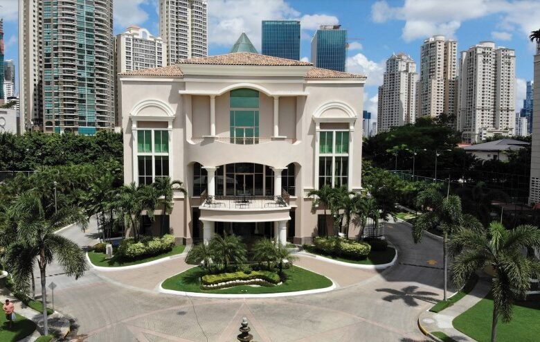 Punta Pacifica, de Lujo – Pacific Point: Apartamento de 250 m², con 3 Recamaras