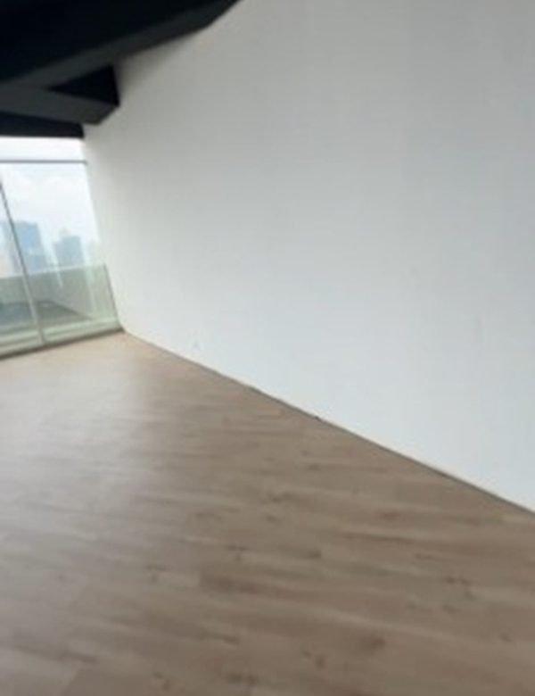 Para Estrenar, Medio Piso de Oficina: Calle 50, Torre Revolution (Tornillo)