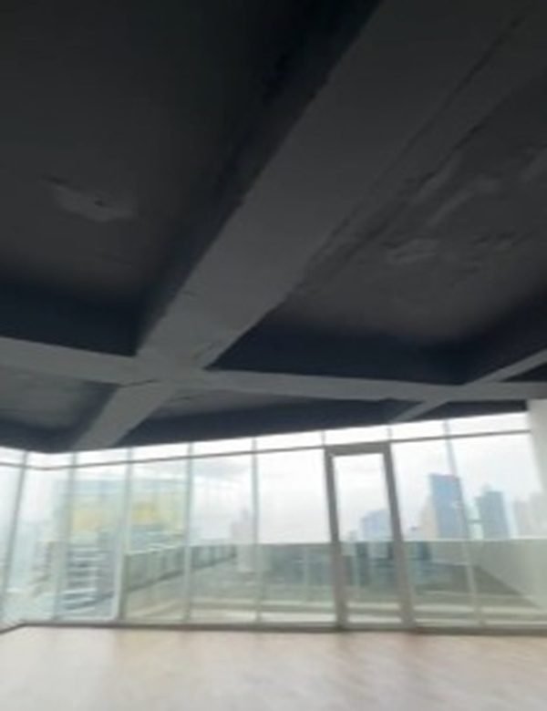 Para Estrenar, Medio Piso de Oficina: Calle 50, Torre Revolution (Tornillo)