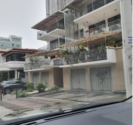 Edificios Via Argentina, El Cangrejo: Vía Principal, Zonificación 1zm7, 12 Aptos