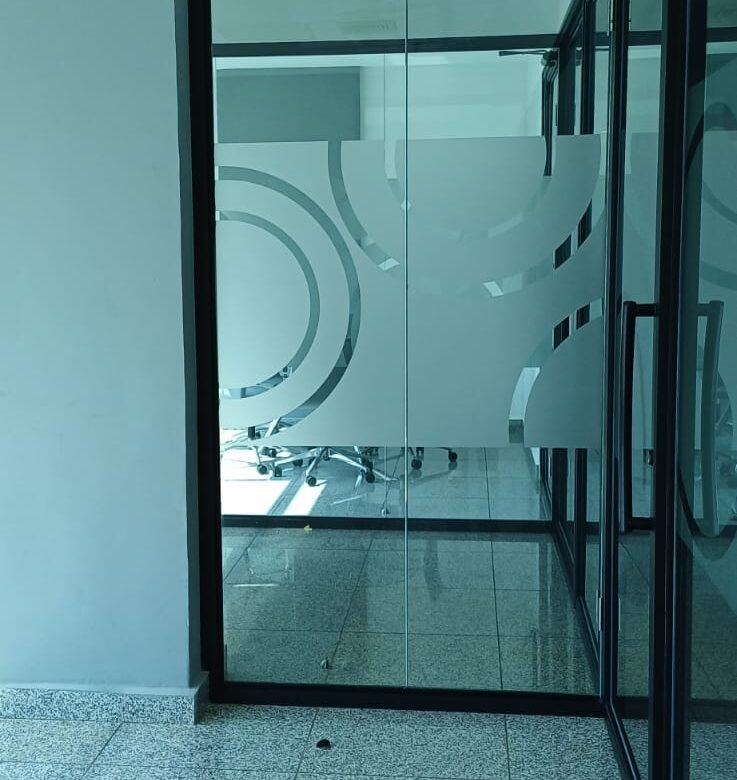 Costa del Este – Exclusivo: Oficina Semi – Amoblada, Torre Corporativa, 107 m²