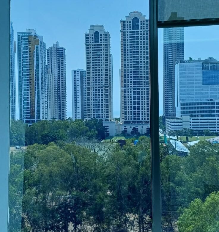 Costa del Este – Exclusivo: Oficina Semi – Amoblada, Torre Corporativa, 107 m²