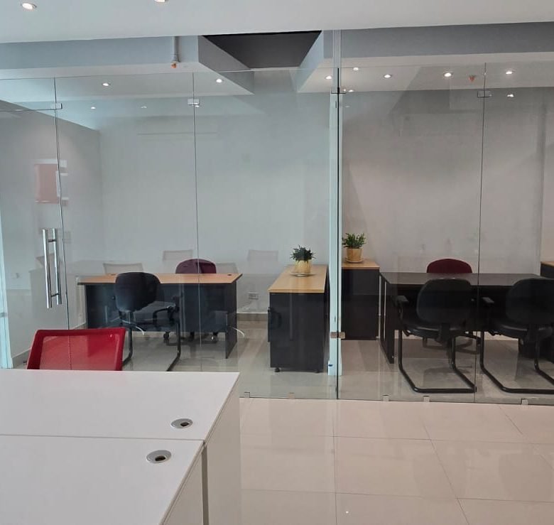 Oficina Céntrica – Completamente amoblada: Edison Corporate Center