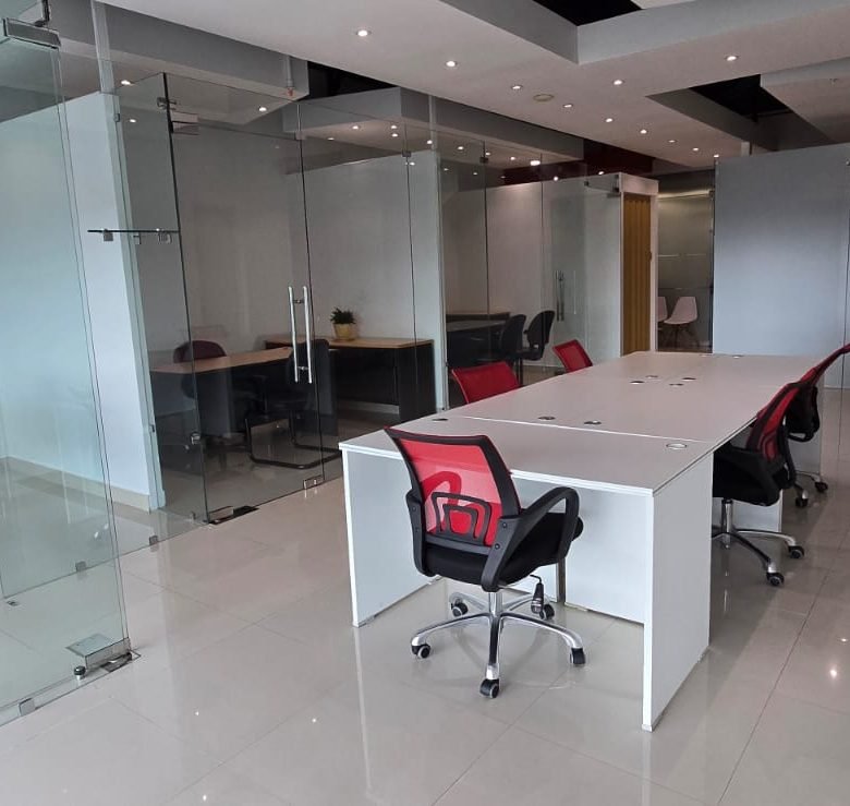 Oficina Céntrica – Completamente amoblada: Edison Corporate Center