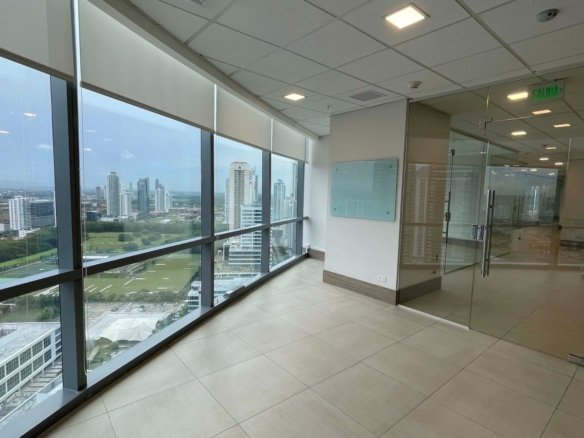 Cree Impacto – Su Empresa en Costa del Este, Torre Corporativa, 768 m², Moderna