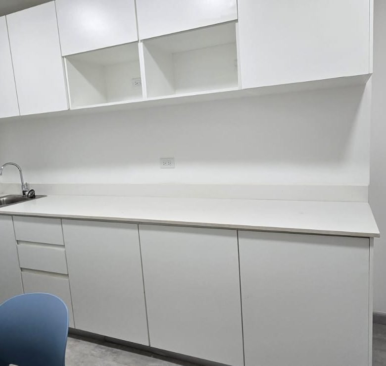 Marbella, Calle 50, Area Bancaria: Moderna, Amoblada, con Lobby y Mantenimiento Gratis