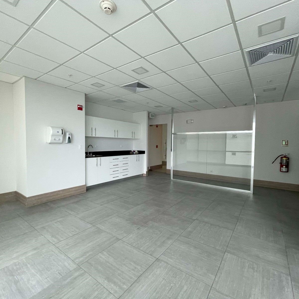 Cree Impacto – Su Empresa en Costa del Este, Torre Corporativa, 768 m², Moderna