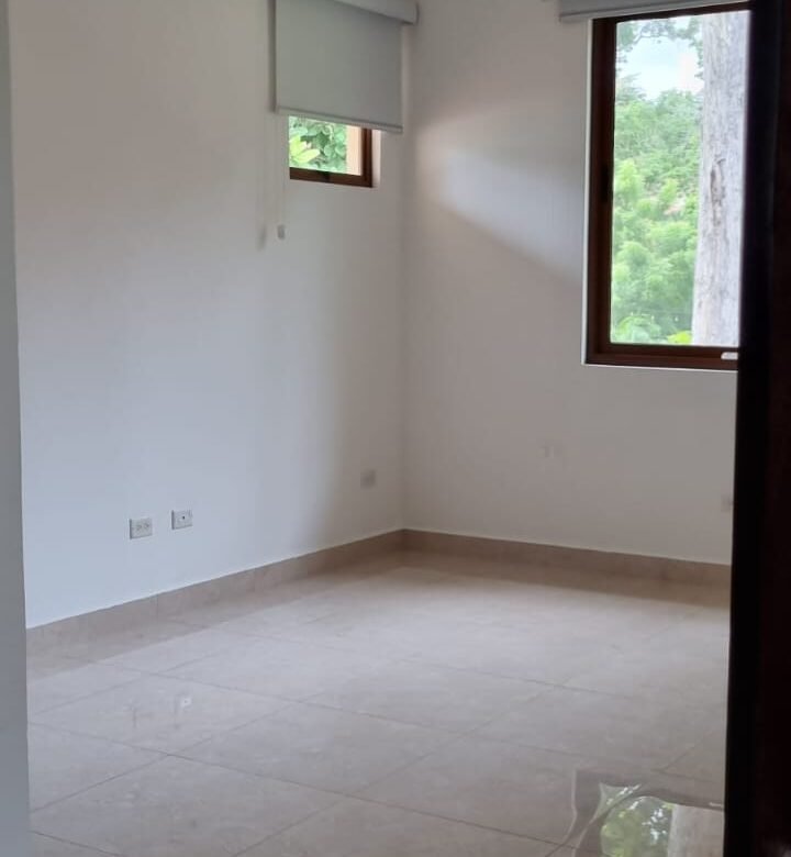 Casa en Clayton, Cerca Ciudad del Saber, Forestal: Senderos de Camino de Cruces