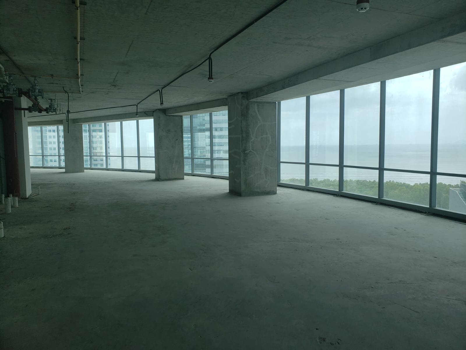 Costa del Este Financial Park: Piso Completo de Oficina, 1000 m², en Gris