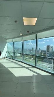 Cree Impacto – Su Empresa en Costa del Este, Torre Corporativa, 768 m², Moderna