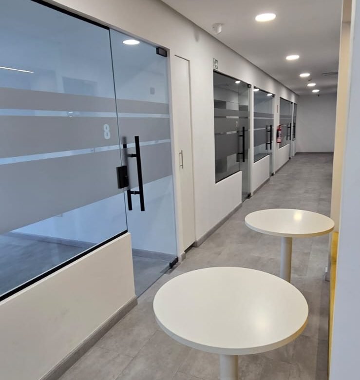 Marbella, Calle 50, Area Bancaria: Moderna, Amoblada, con Lobby y Mantenimiento Gratis