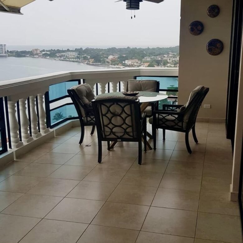 En El Mar, La Vida Es Más Sabrosa: Viva en Playa Coronado, Frente Al Playa 180 m²