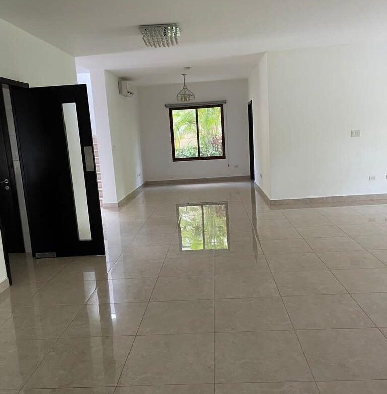 Casa en Clayton, Cerca Ciudad del Saber, Forestal: Senderos de Camino de Cruces