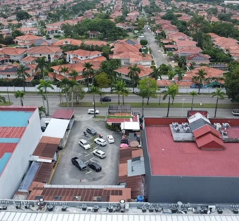 Terreno Comercial en Costa del Este: Rm3 – C2, Uso Comercial Máximo, 1500 m²