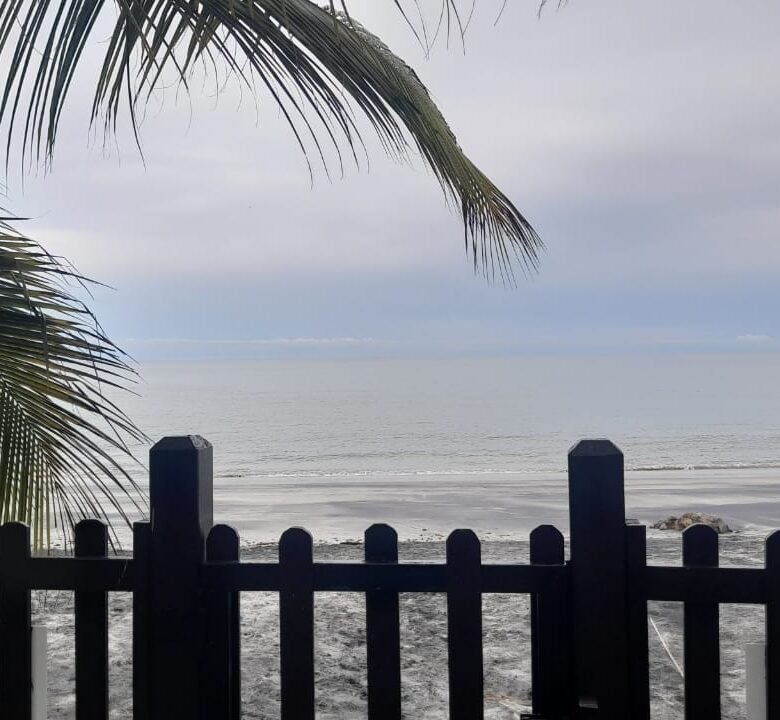 Casa Amoblada de Playa en Residencial Frente Al Mar – Coronado: Paradise Point