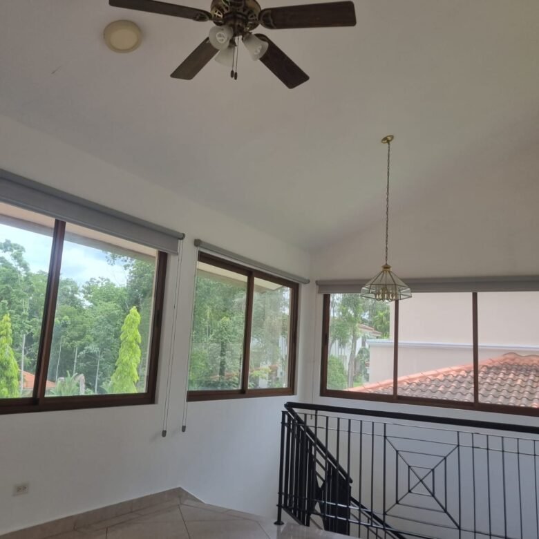 Casa en Clayton, Cerca Ciudad del Saber, Forestal: Senderos de Camino de Cruces