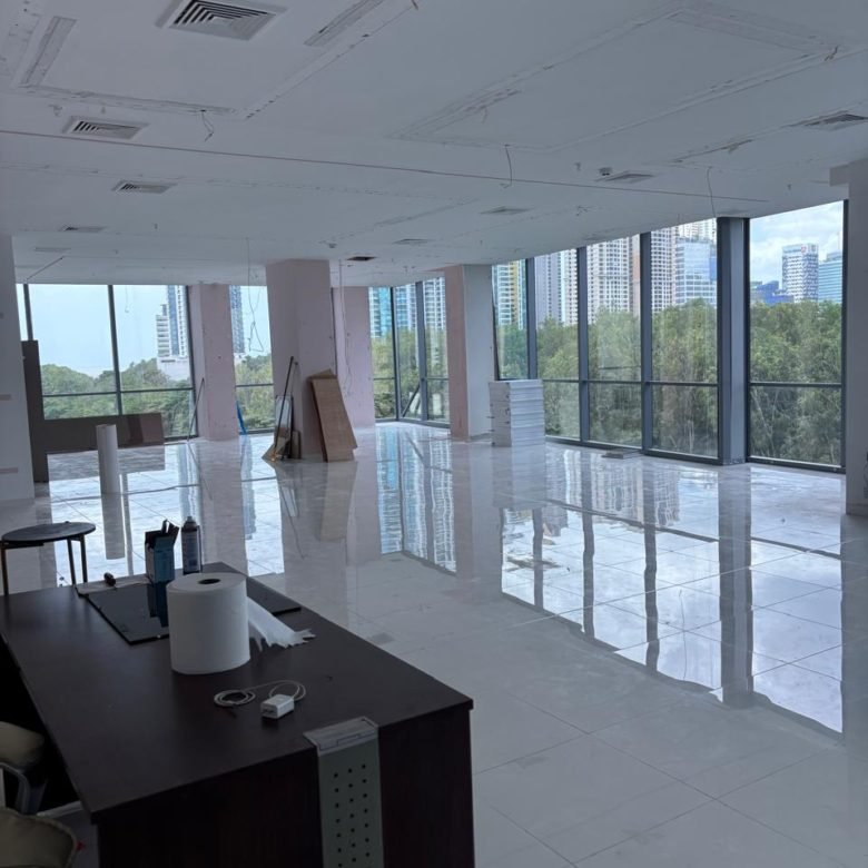 Costa del Este: Piso completo, Multi-Oficin, Con Jardín, en Torre Boutique, Exclusiva