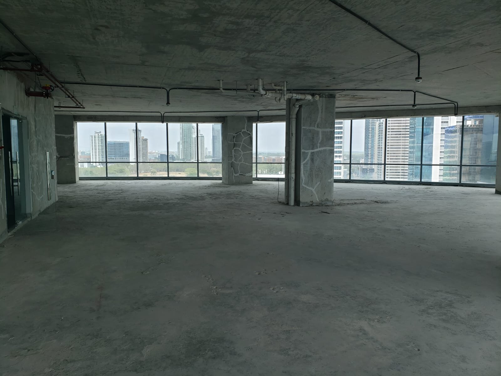 Costa del Este Financial Park: Piso Completo de Oficina, 1000 m², en Gris