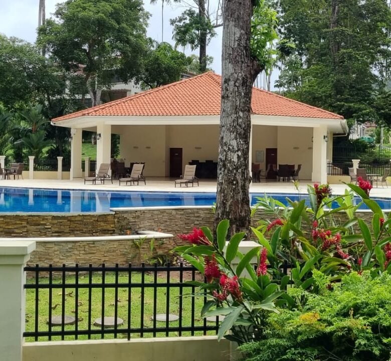 Casa en Clayton, Cerca Ciudad del Saber, Forestal: Senderos de Camino de Cruces
