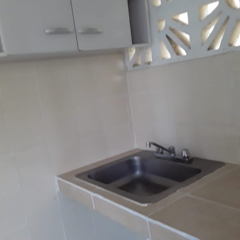 Bella Vista – Via España: Rm3c2, 1800 m², 2 Edificios, Sobre Via Principal