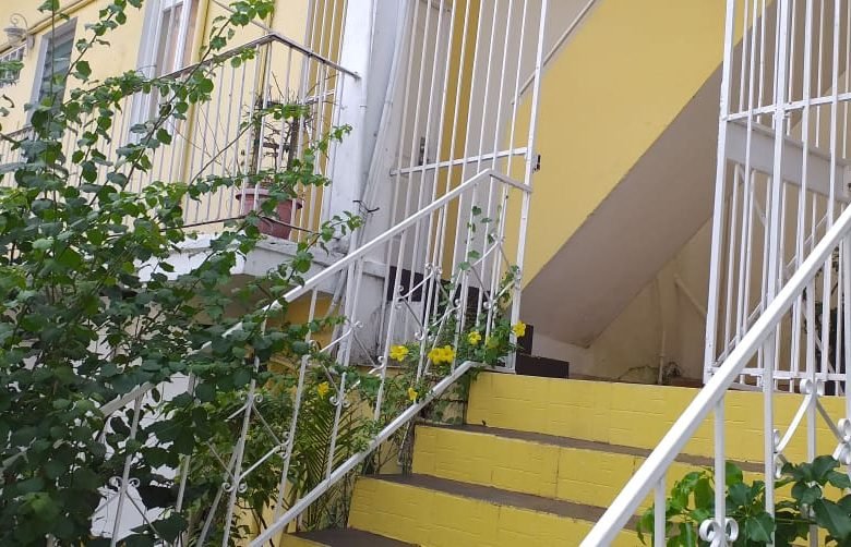 Bella Vista – Via España: Rm3c2, 1800 m², 2 Edificios, Sobre Via Principal
