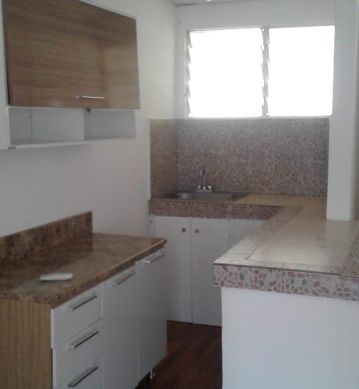 Bella Vista – Via España: Rm3c2, 1800 m², 2 Edificios, Sobre Via Principal