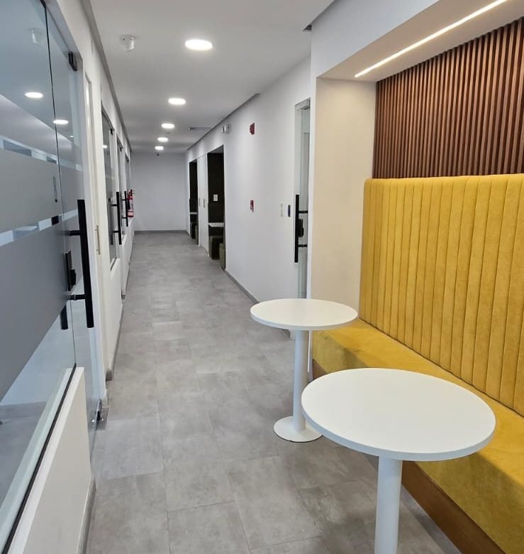 Marbella, Calle 50, Area Bancaria: Moderna, Amoblada, con Lobby y Mantenimiento Gratis
