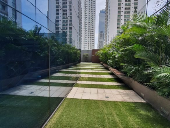 Costa del Este: Piso completo, Multi-Oficin, Con Jardín, en Torre Boutique, Exclusiva