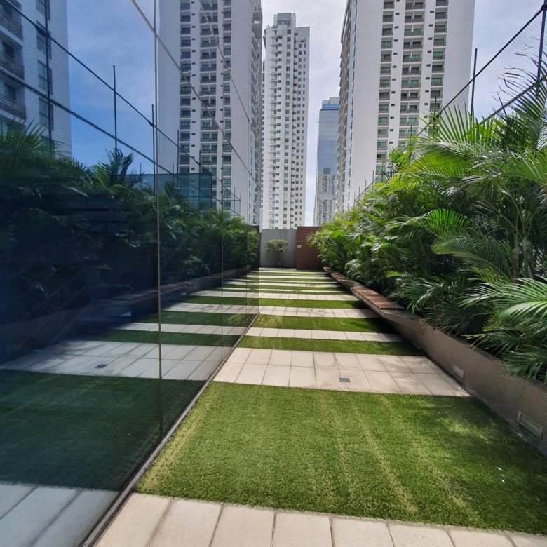 Costa del Este: Piso completo, Multi-Oficin, Con Jardín, en Torre Boutique, Exclusiva