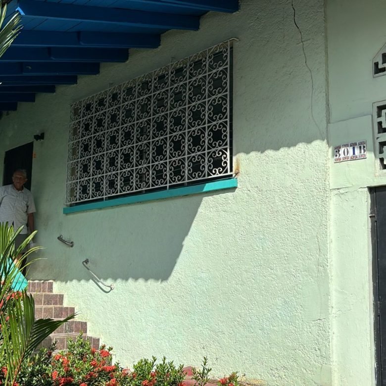 Casa para uso Comercial – Carrasquilla: RM3, Cercana a Vía España y Parque Omar