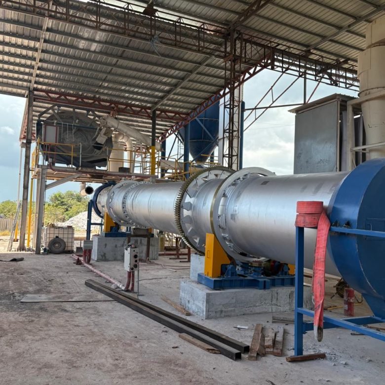 Cercana a Ciudad, Cantera + Planta de Fertilizantes: en Explotacion – Puzolana Blanca, con Contratos