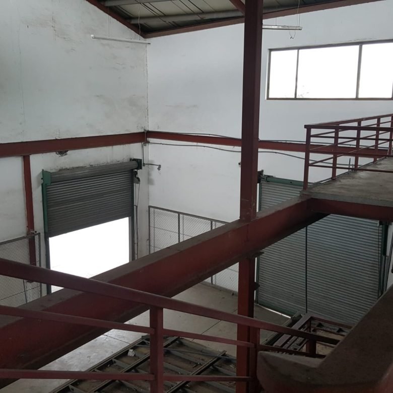 Galera – Bodega: 691 m², Ancon, Parque Industrial, con Oficinas
