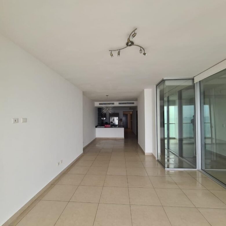 Av Balboa, Frente Al Mar: Hermoso Rivage, de 2 Habitaciones, 2 Baños