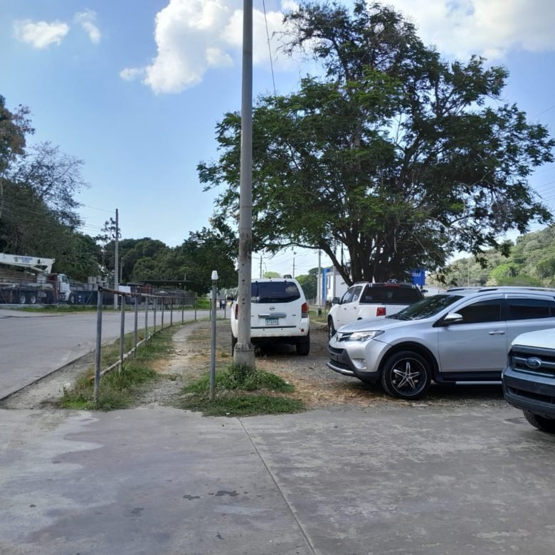 Diablo – Sector del Canal: Bodega de 185 m², a Nivel de Calle, un Solo Nivel