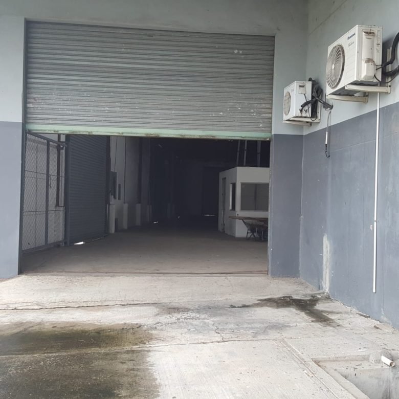 Galera – Bodega: 691 m², Ancon, Parque Industrial, con Oficinas