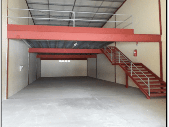 Bodega – Llano Bonito: De un solo nivel 483 m², Parque Cerrado con Seguridad 24hrs